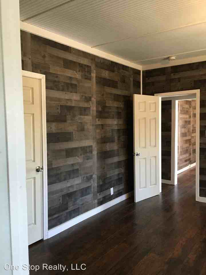 6923 W Strickland - Photo 2 of 7