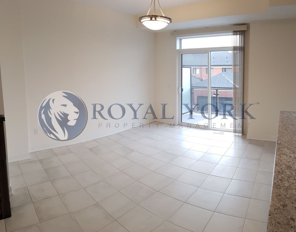 325 Veterans Drive - Photo 2 of 15