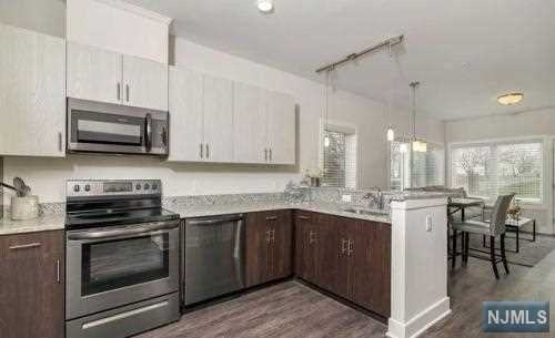 235-241 Ridge Road Unit 3g - Photo 2 of 17