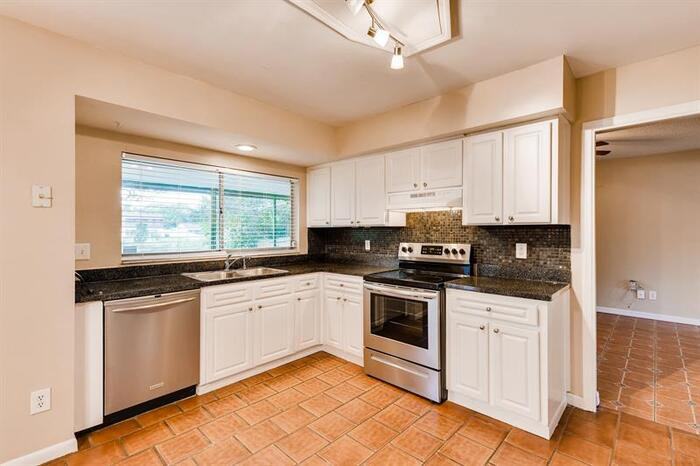 6406 Crystal Brook Drive - Photo 3 of 18