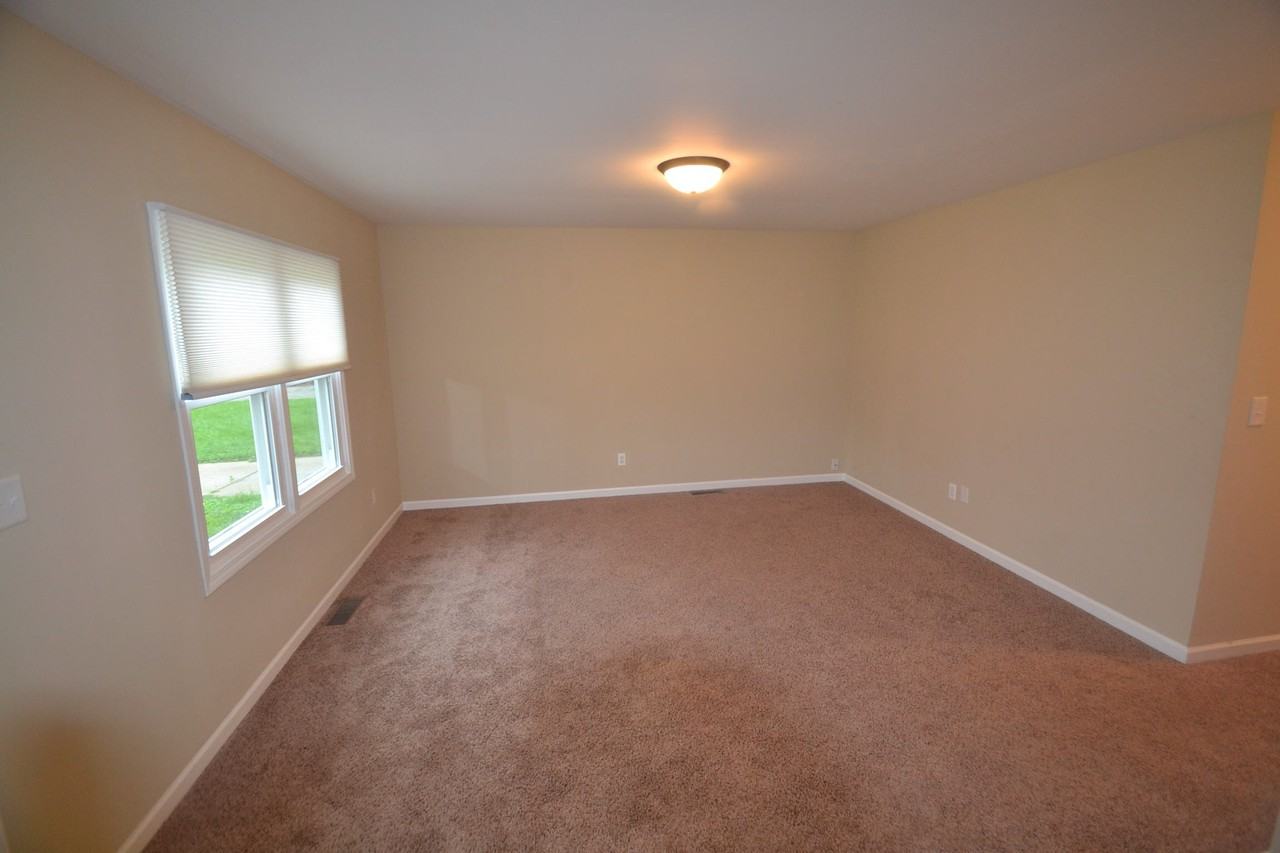 1725 Hebron Ave - Photo 3 of 9