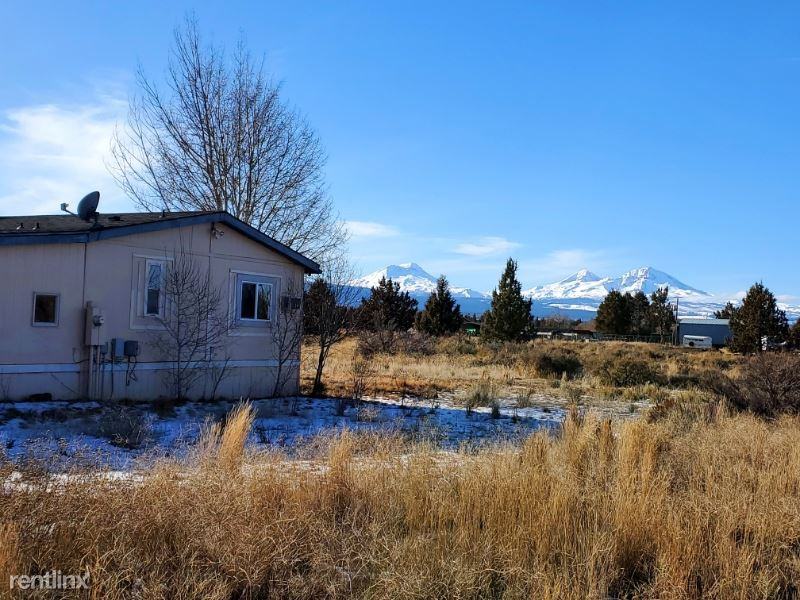 67054 Central St - Photo 2 of 8