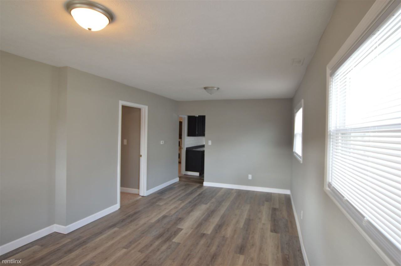 620 E Beecher Street - Photo 3 of 15