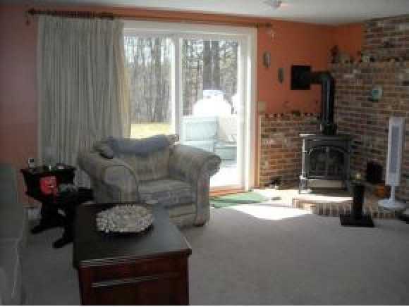 208 Lakeside Ave - Photo 2 of 8