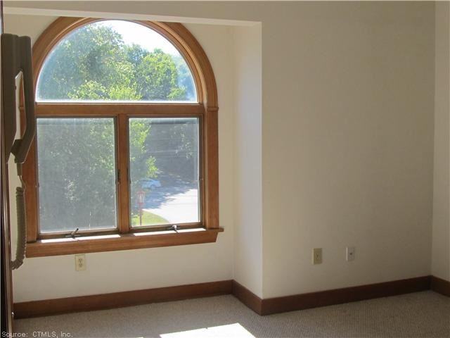 11 Centre St #18 - Photo 3 of 8