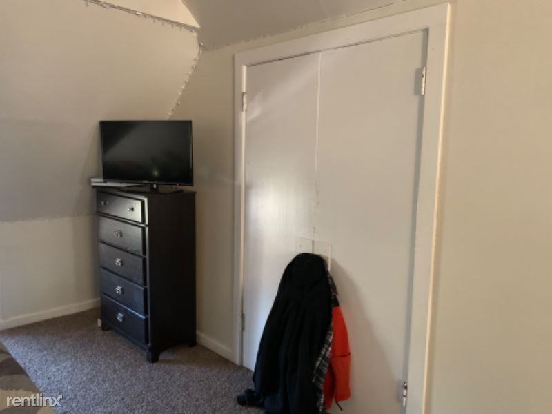 1642 Beechwood Ave 3 - Photo 2 of 8