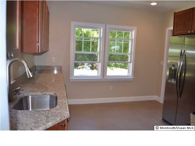 91 Monmouth Rd - Photo 3 of 13