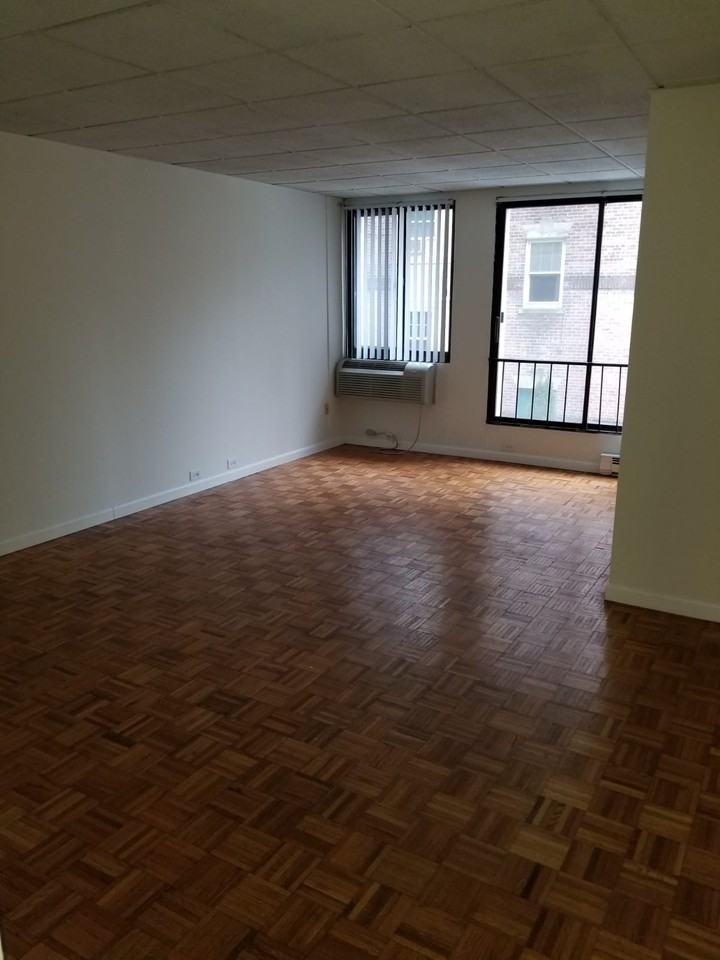 1000 Massachusetts Avenue #5a - Photo 3 of 8