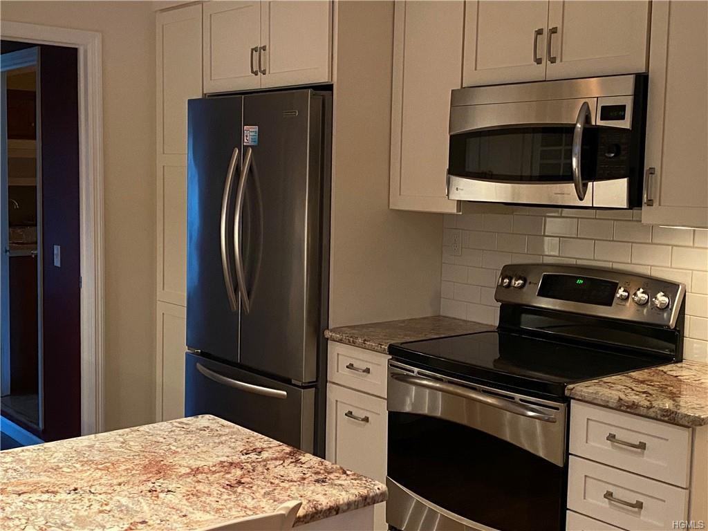 327 Warren Avenue - Photo 2 of 14