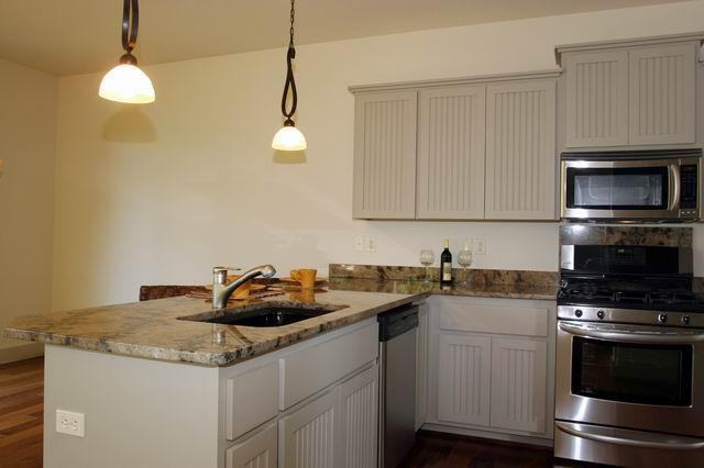 2927 Se Tacoma St - Photo 2 of 20