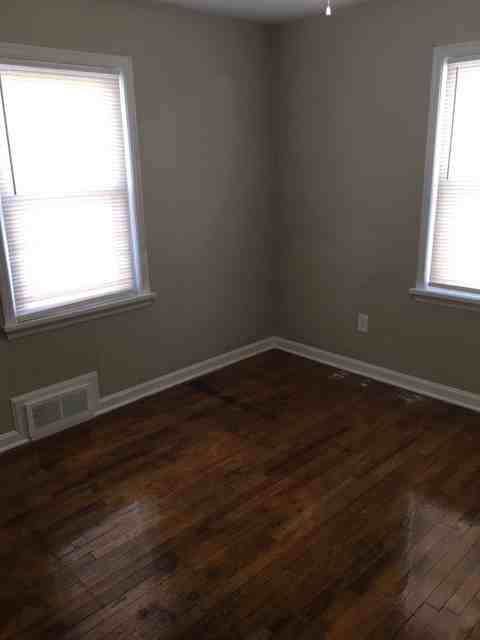1118 West College Street - Photo 3 of 16