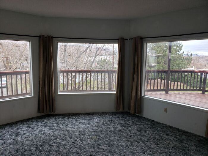 1433 5th Street - Photo 3 of 8