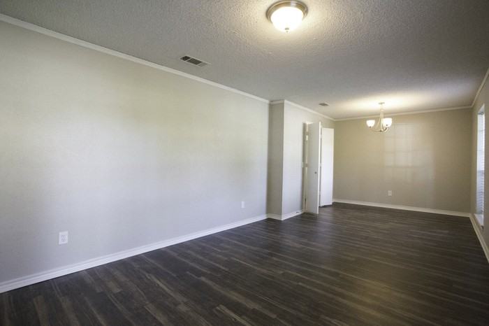 1922 Robin Meadow Drive - Photo 2 of 8