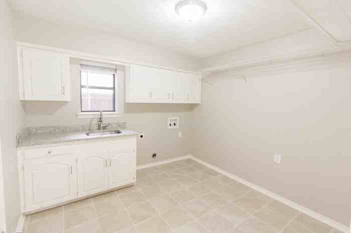 4105 Prospect Lane - Photo 3 of 10