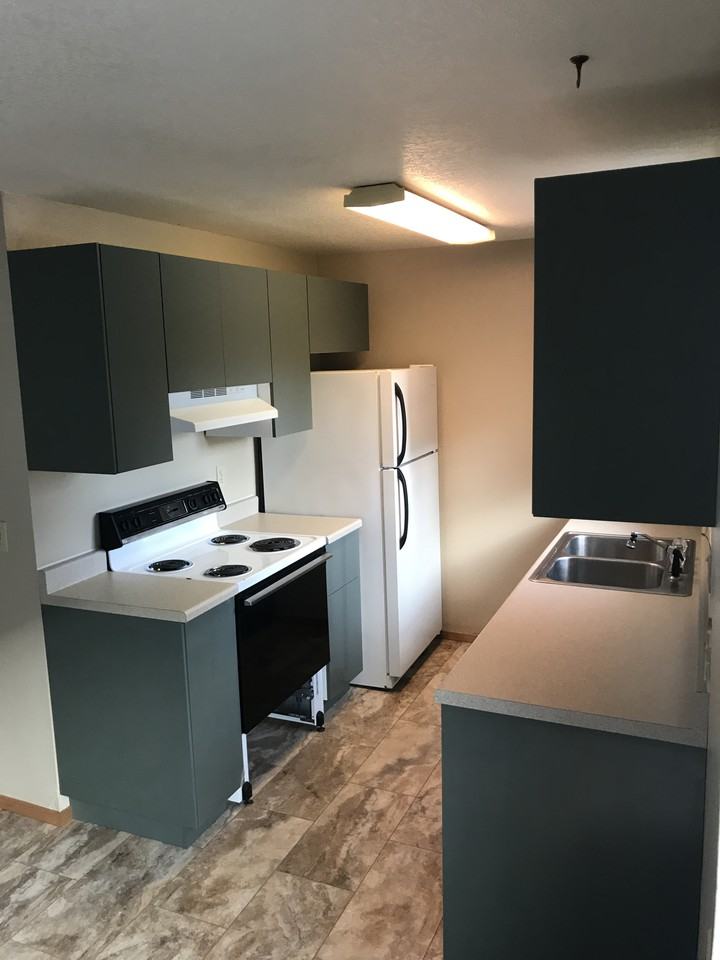 1548 Southwest Metolius Avenue - Photo 3 of 8