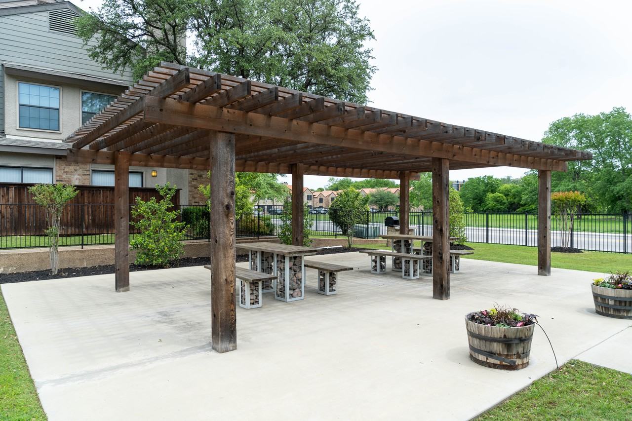 z-090820-Mission Hill - Photo 4 of 9