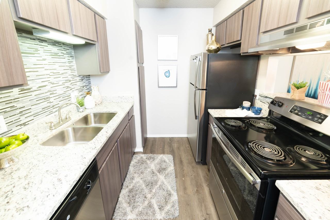 z-061721-Fairway on the Park - Photo 3 of 17