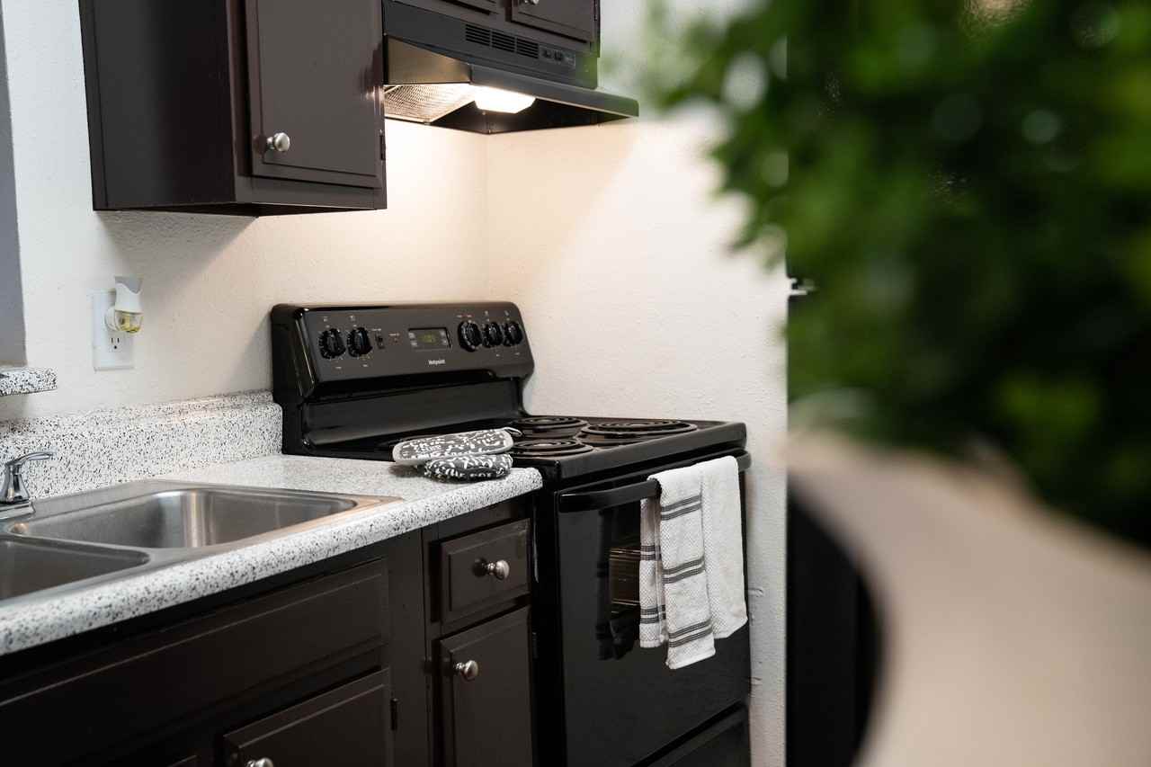 z-052521-Newport at Clear Lake - Photo 7 of 12