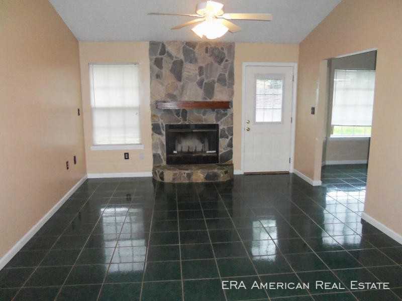 219 Southview Drive - Photo 2 of 6