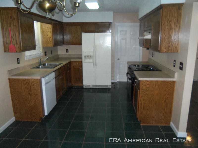 219 Southview Drive - Photo 3 of 6