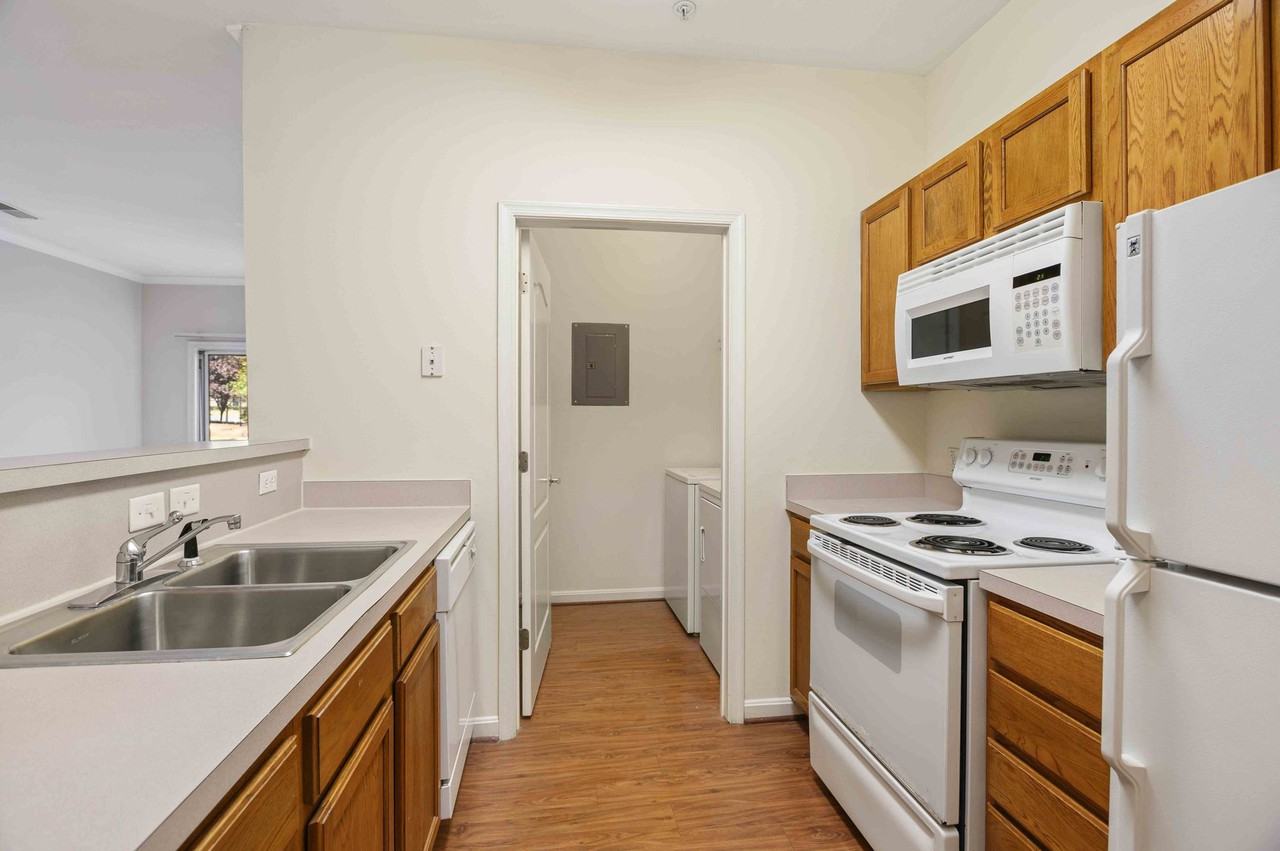 Camden Largo Town Center - Photo 3 of 13