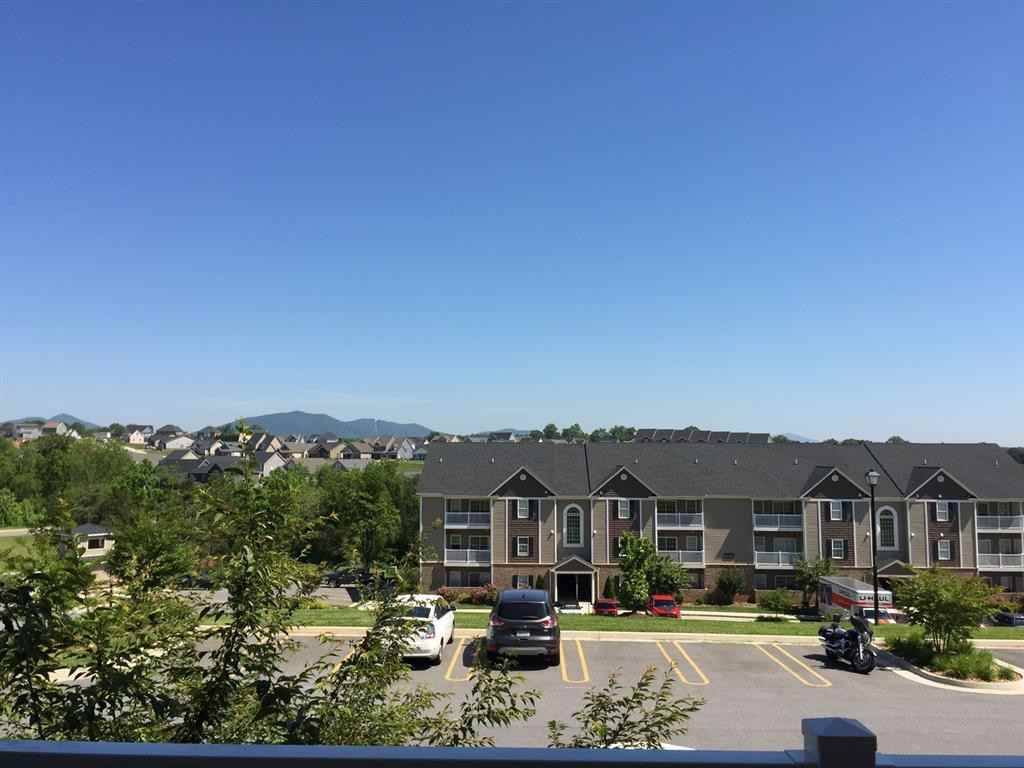 Jefferson Forest Manor - Photo 2 of 5