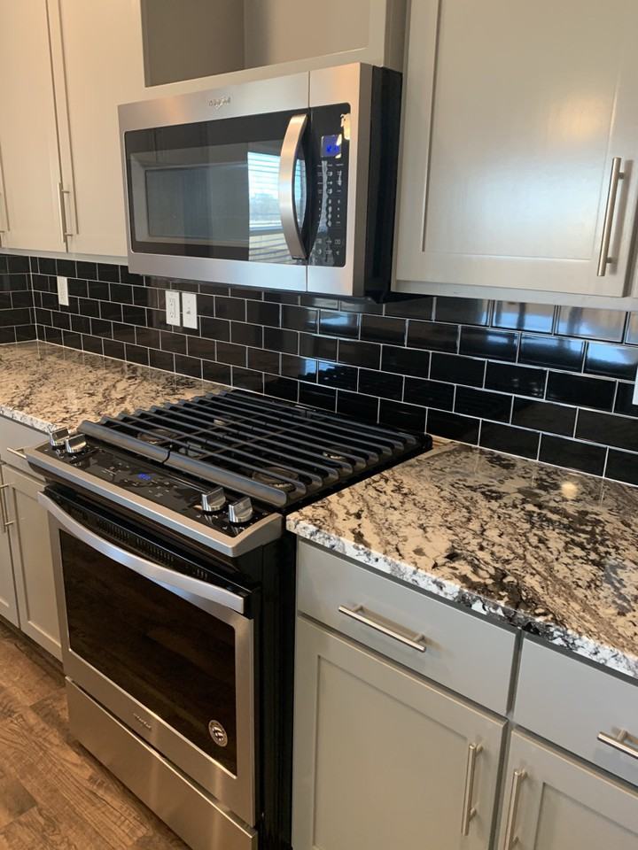 12468 S Norwood Ave - Photo 7 of 17