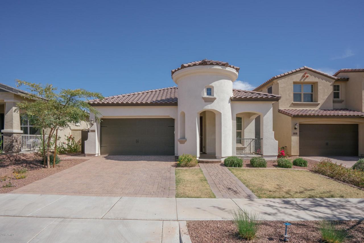 20554 W Nelson Pl - Photo 2 of 6