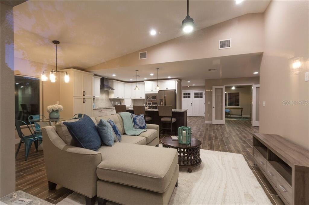 235 S Garden Cir - Photo 3 of 19