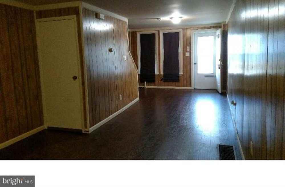 13 Race St - Photo 2 of 5