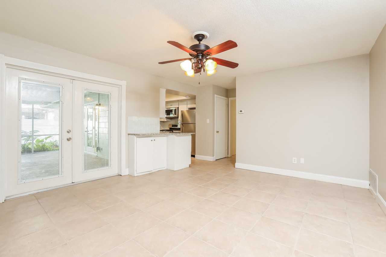 2527 Dakota Trl - Photo 2 of 14