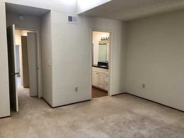 Cambridge Court - Photo 7 of 17