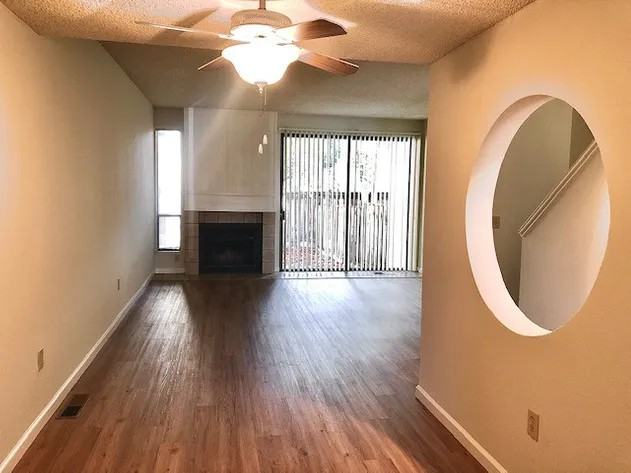 Cambridge Court - Photo 3 of 17