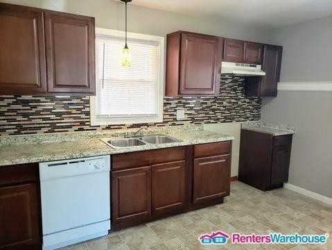 1024 Bolton Rd - Photo 2 of 14