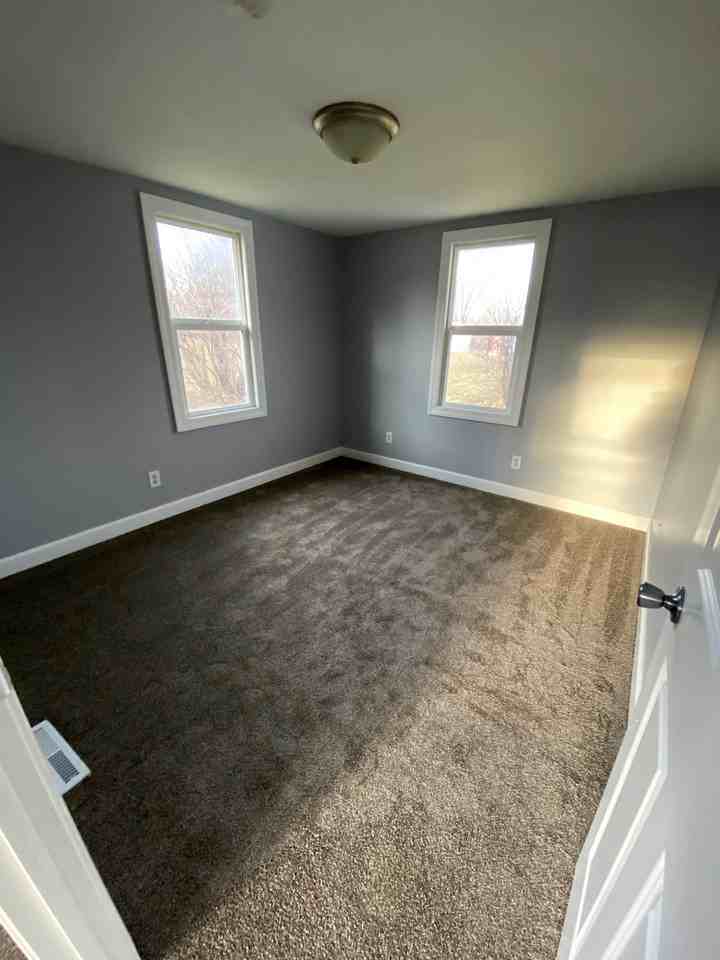 4035 Indianola Ave - Photo 2 of 7