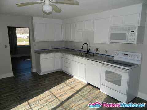 306 N 5th St - Photo 2 of 13