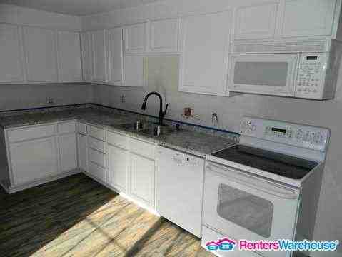 306 N 5th St - Photo 3 of 13