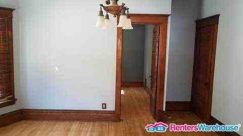 1326 Madison St Ne - Photo 3 of 12