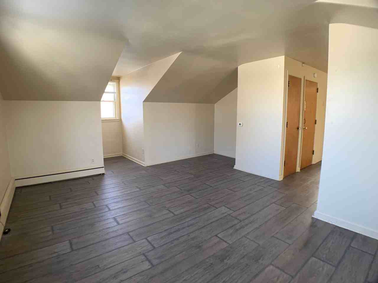 1120 23rd St - Photo 2 of 8