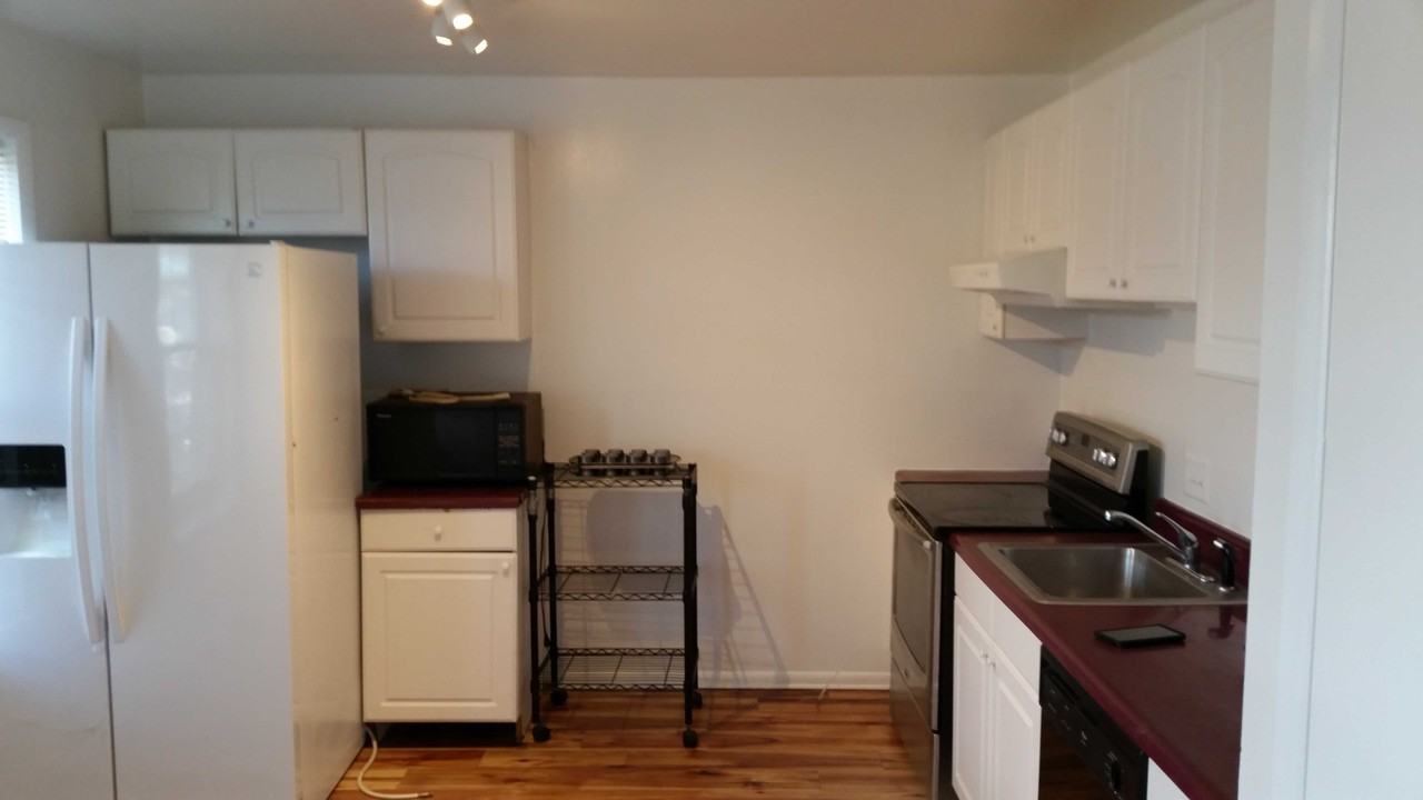 7910 24 Th Ave - Photo 3 of 28