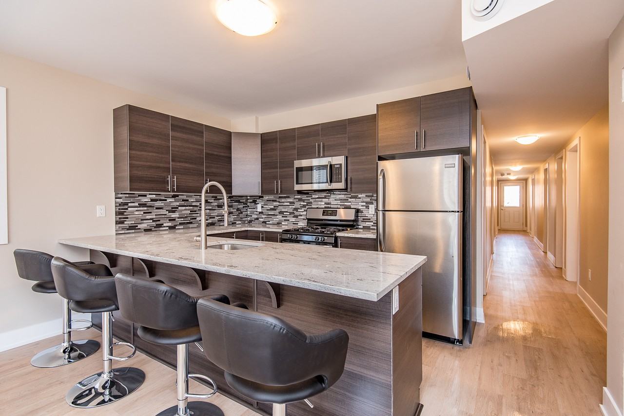 133 Sweetland Avenue - Photo 2 of 8