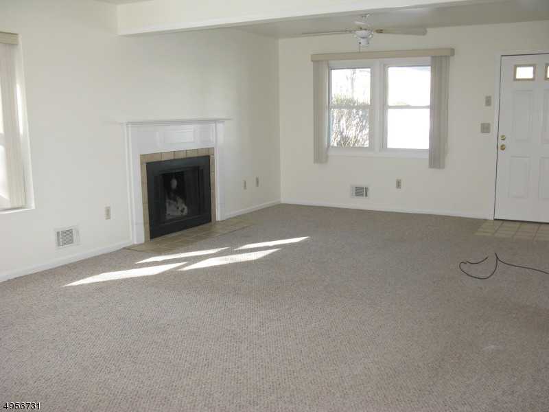 155 Saddleback Ct - Photo 2 of 10