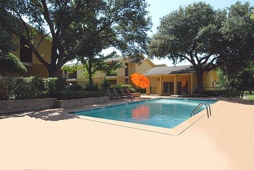 5801 Hollister - Photo 2 of 28