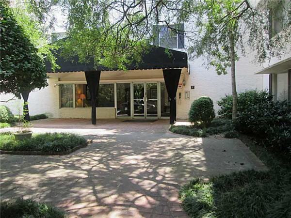 3645 Peachtree Dunwoody Rd NE - Photo 2 of 12