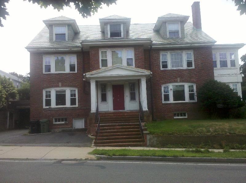 Belmont St