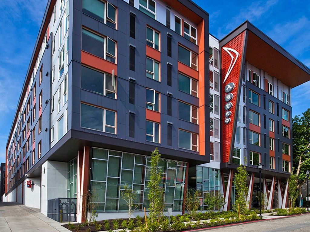 Astro Apartments 315 1st Ave N, Seattle, WA 98109 with 3