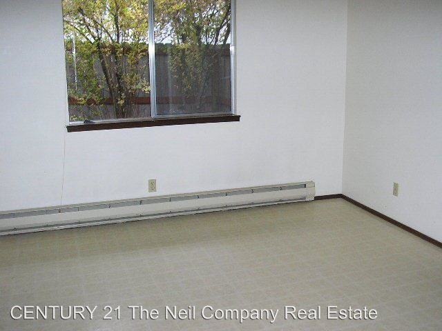 1076 & 1078 NW Hicks St - Photo 3 of 11