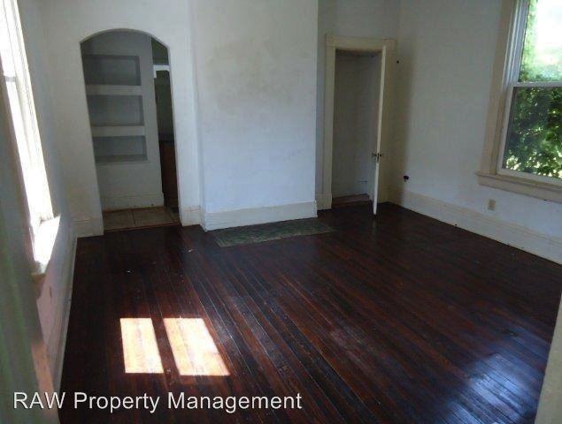 1337 Lincoln - Photo 2 of 9