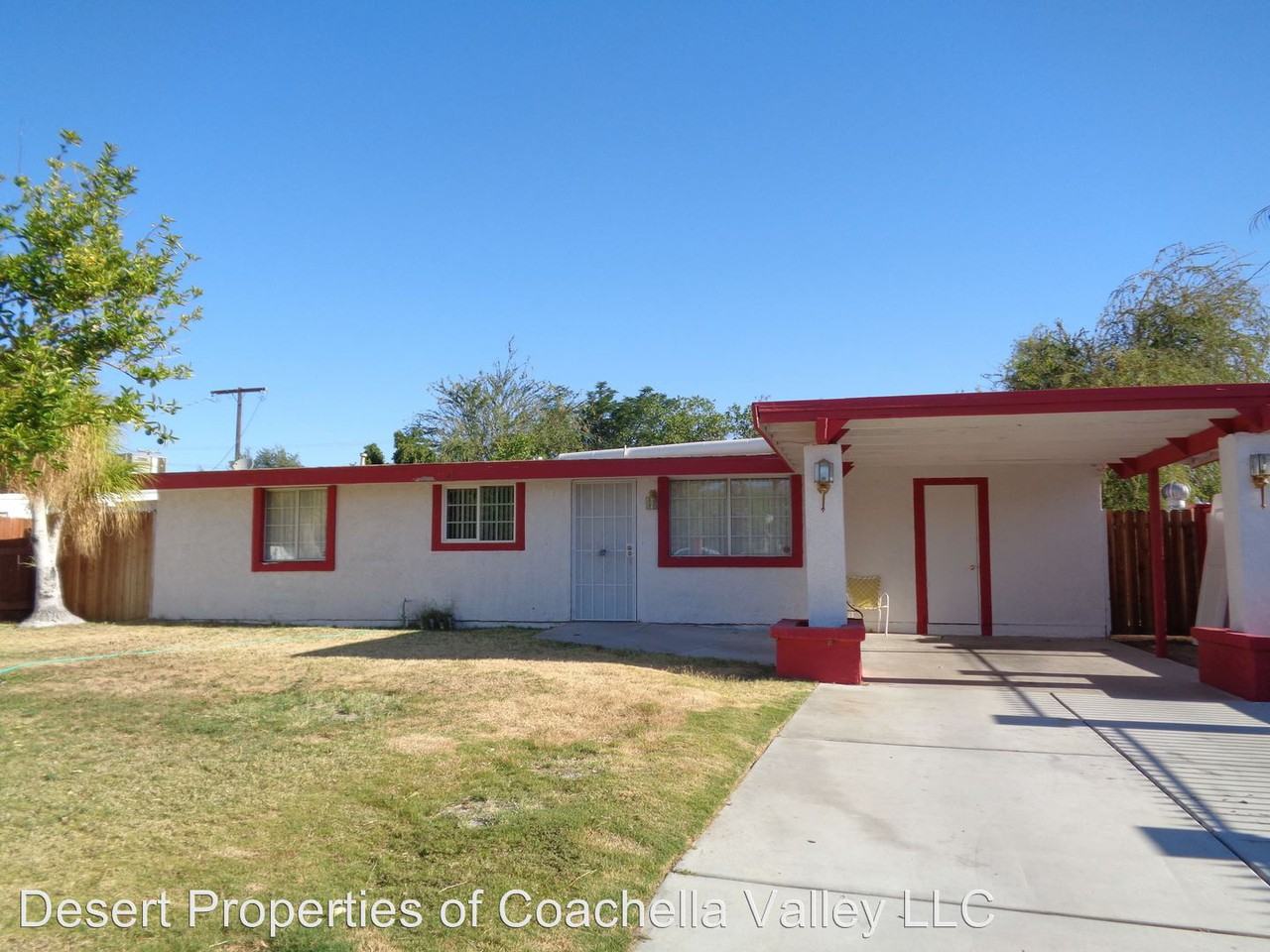 67218 Mission Dr - Photo 2 of 11