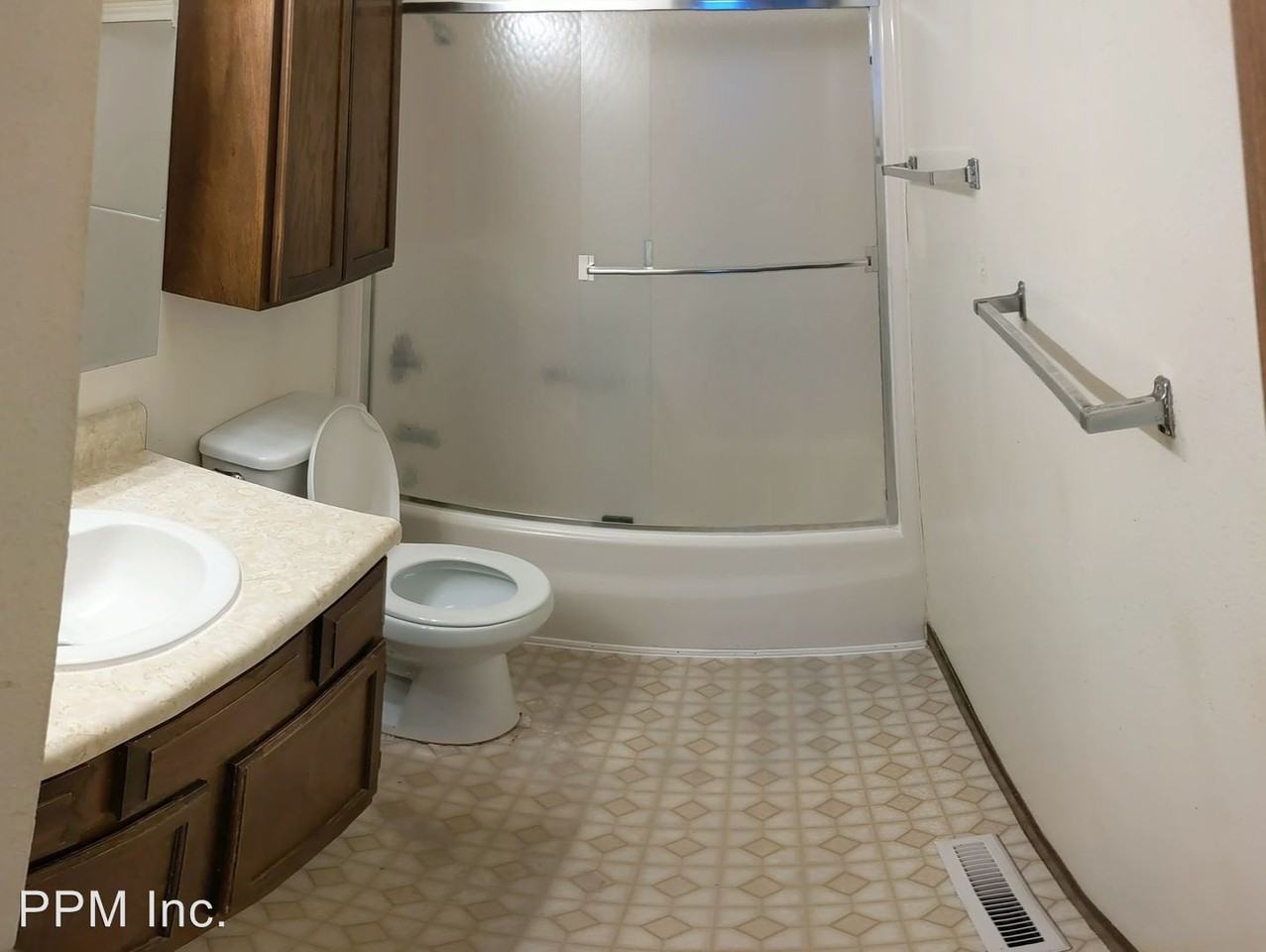 3827-3829 Phoenix - Photo 2 of 7